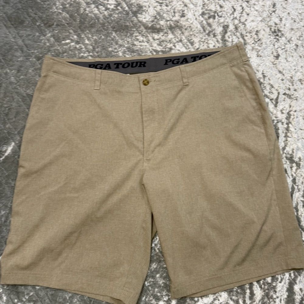 PGA TOUR Men's Khaki Flat-Front Golf Shorts